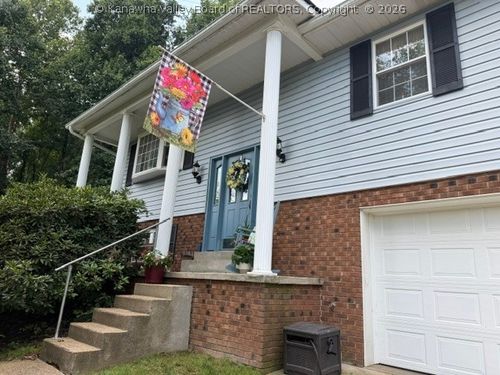 1801 Winding Hills Dr, Charleston, WV, 25320-9722 | Card Image