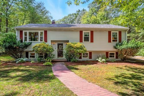 35 Perry St, Douglas, MA, 01516-2424 | Card Image