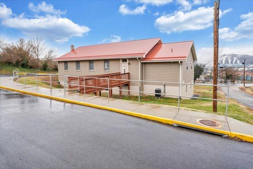 418 N Beverly Ave, Covington, VA, 24426-1310 | Card Image