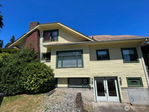 b-5411 Colby Ave, Everett, WA, 98203-3819 | Card Image