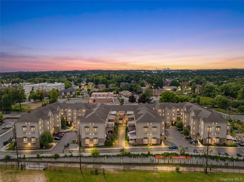 1206 Parkview Dr, Spring Valley, NY, 10977-4977 | Card Image