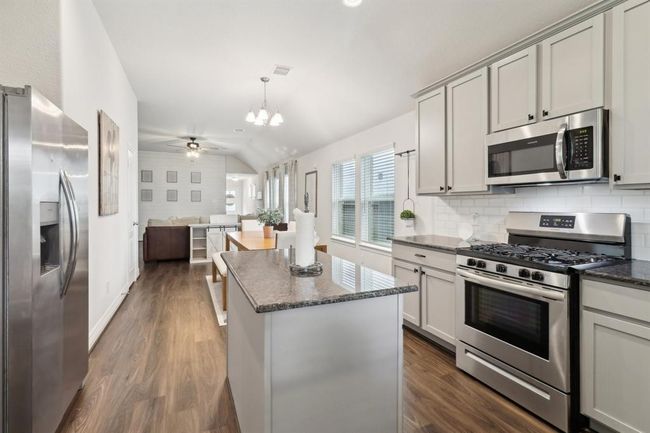 40543 Berylline Ln, House other with 3 bedrooms, 2 bathrooms and 2 parking in Magnolia TX | Image 9