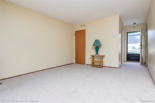 15562 Dupage Blvd, Taylor, MI, 48180-6021 | Card Image