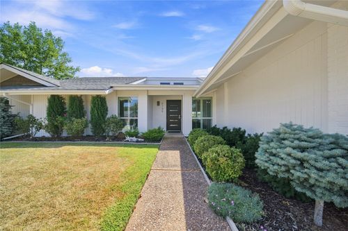 6749 Oswego Ave, Tulsa, OK, 74136-2835 | Card Image