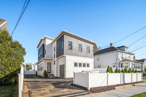 92-92 Chapel St, Newton, MA, 02458-1011 | Card Image