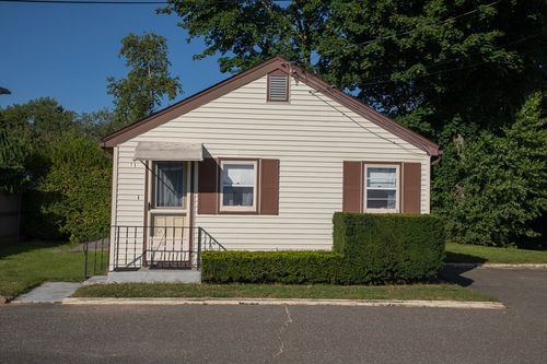 11 Cordially Colony, Wales, MA, 01081-9702 | Card Image