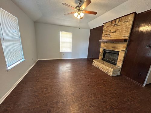 7738 Sable Ln, North Richland Hills, TX, 76182-4678 | Card Image