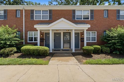 8916 N Swan Cir, Saint Louis, MO, 63144-1141 | Card Image