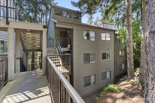 a3-12517 Ne 23rd Pl, Bellevue, WA, 98005-1552 | Card Image