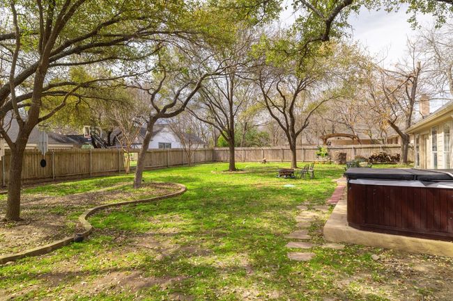 Large lot, great trees | Image 30