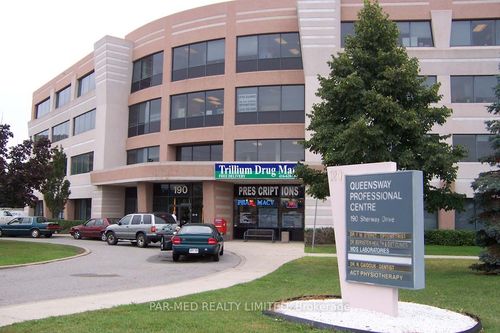 315-190 Sherway Dr, Etobicoke, ON, M9C5N2 | Card Image