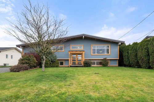 8762 Butchart St, Chilliwack, BC, V2P5S3 | Card Image