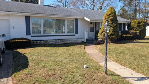 204 Llyswen Ct, Altoona, PA, 16602-3239 | Card Image