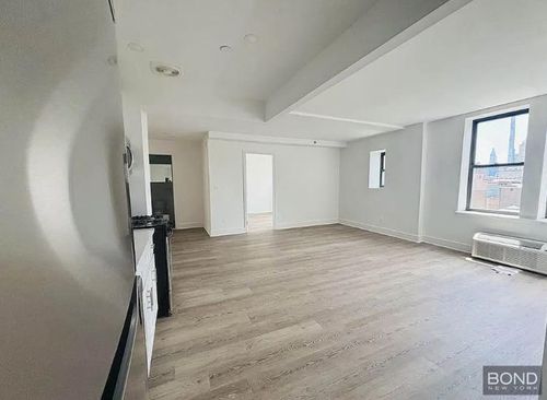 15f-45 W 81st St, New York, NY, 10024-6097 | Card Image