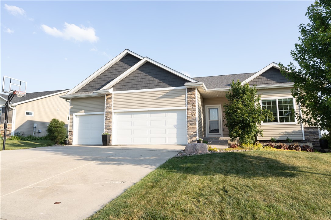 Katelyn Ave, Van Meter, IA 50261
