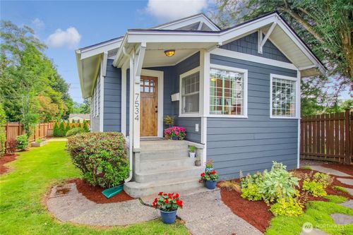 7534 12th Ave Sw, Seattle, WA, 98106-2028 | Card Image