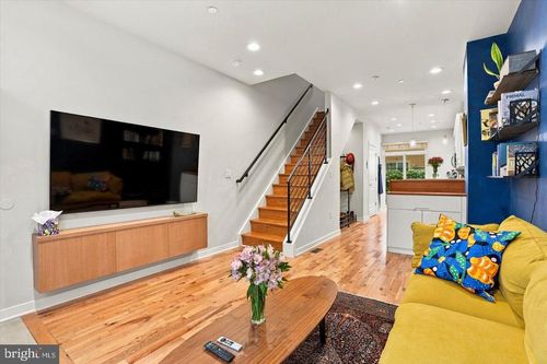 2639 Titan St, PHILADELPHIA, PA, 19146-3815 | Card Image