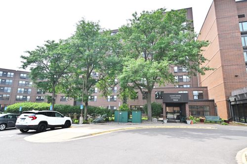 apt-510-7600 Golden Valley Rd, Golden Valley, MN, 55427-4559 | Card Image