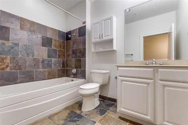 Bathroom attached to secondary bedroom | Image 20