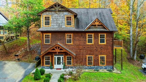 2378 Alpine Village Way, Pigeon Forge, TN, 37863 | Card Image