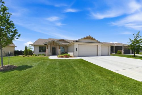 5926 E Forbes Ct, Bel Aire, KS, 67220 | Card Image