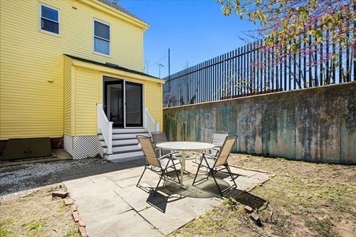 9-9 Allen Ct, Somerville, MA, 02143-3209 | Card Image