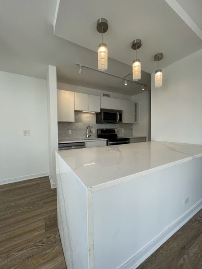 APT-601C - 1360 N Sandburg Ter, Home with 2 bedrooms, 2 bathrooms and null parking in Chicago IL | Image 7