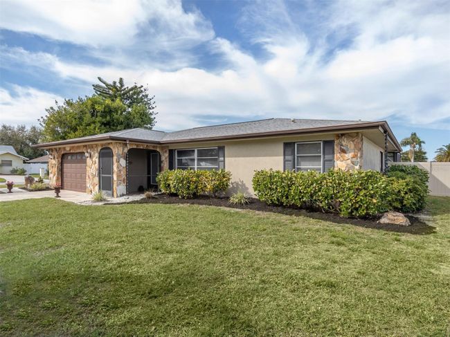 1200 Yawl Way, House other with 3 bedrooms, 3 bathrooms and null parking in Venice FL | Image 2