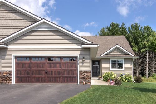 1868 Willow Creek Pkwy, Chippewa Falls, WI, 54729-3355 | Card Image