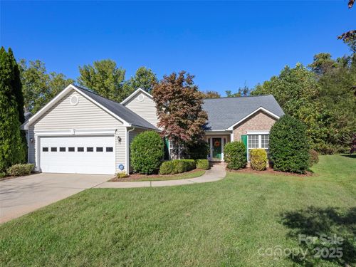 311 Pole Barn Dr, Asheville, NC, 28806-2195 | Card Image