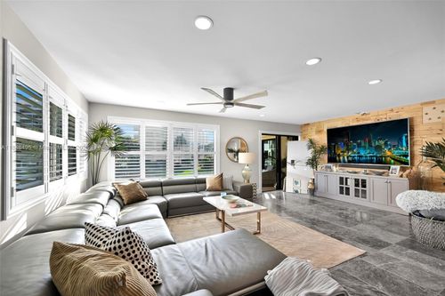 apt-201-372 Golfview Rd, North Palm Beach, FL, 33408-6507 | Card Image