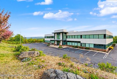 72 Glenmaura National Blvd, Moosic, PA, 18507-2133 | Card Image