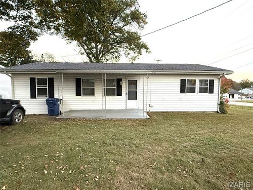 1702 S Maple St, Salem, MO, 65560-9669 | Card Image