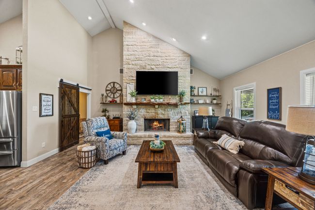 136 N Bronco Ct, House other with 4 bedrooms, 4 bathrooms and null parking in Springtown TX | Image 5