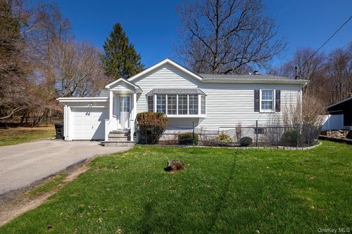 1936 Longvue St, Yorktown Heights, NY, 10598-4315 | Card Image