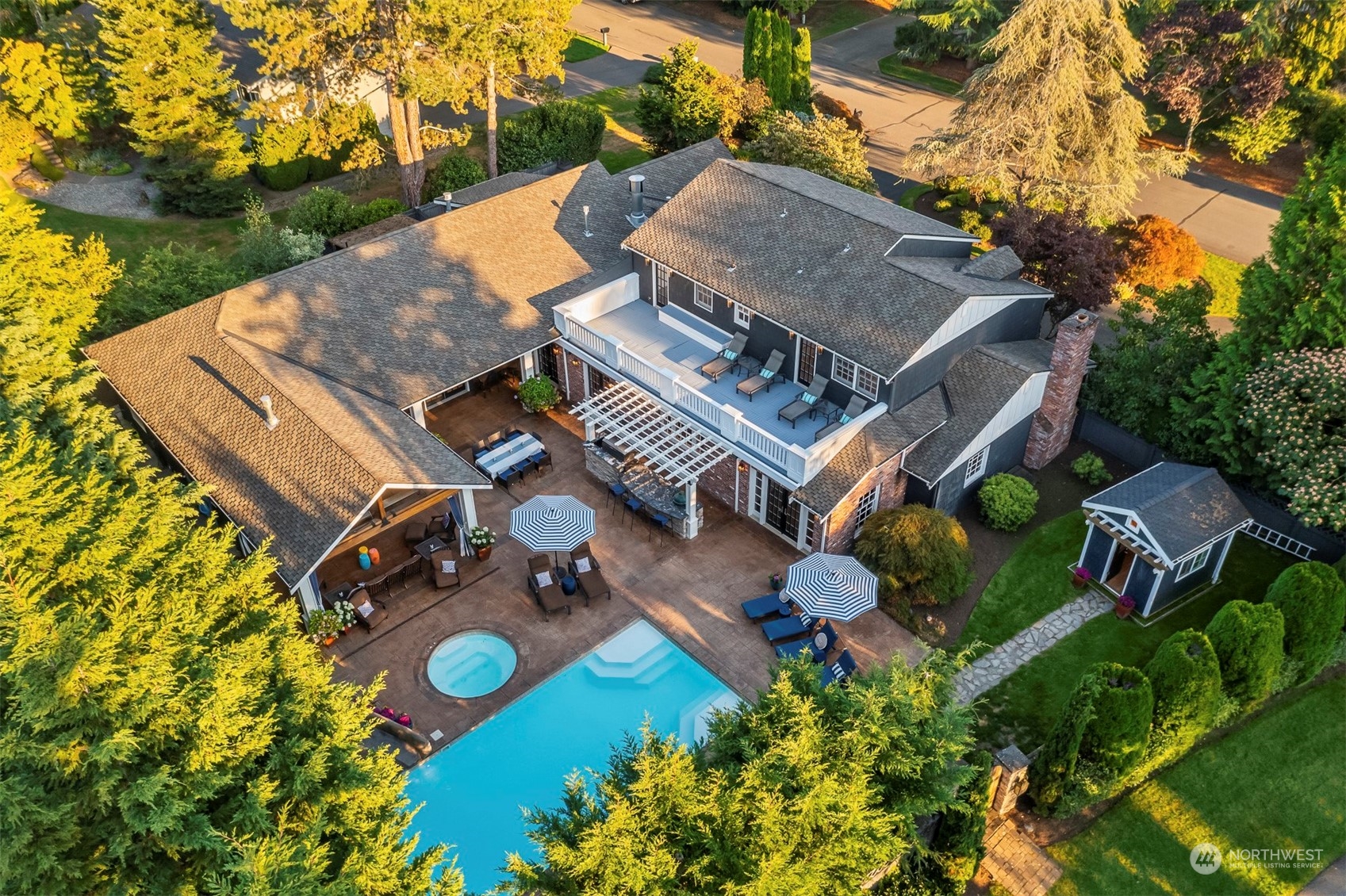 15th St, Clyde Hill, WA 98004