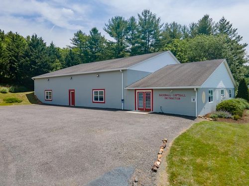 1266 E Stuart Dr, Hillsville, VA, 24343 | Card Image