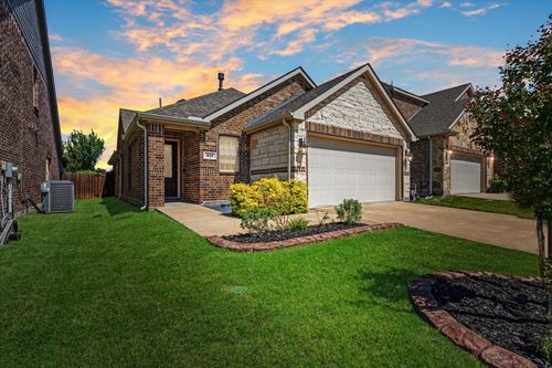 612 Grand Falls Ln, McKinney, TX, 75071-1575 | Card Image