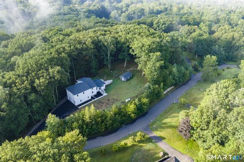 3 Boulder Creek Rd, Newtown, CT, 06470-5703 | Card Image