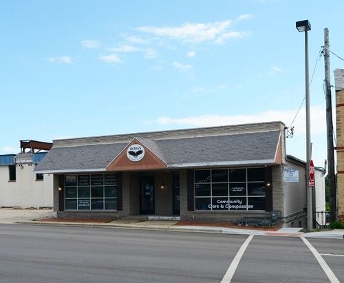 142-142 Washington St, Woodstock, IL, 60098-3355 | Card Image