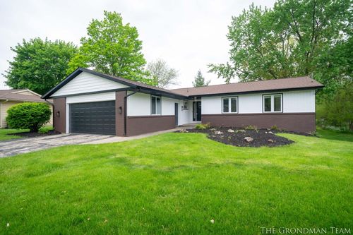 7879 Ridgewood Dr, Jenison, MI, 49428-7980 | Card Image