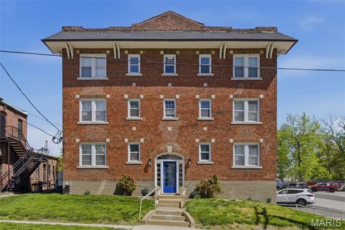 7389 Maple Avenue, Maplewood, MO, 63143 | Card Image