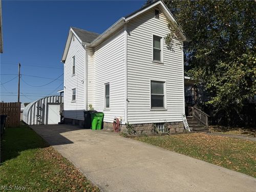 137 N 15th St, Coshocton, OH, 43812-1813 | Card Image