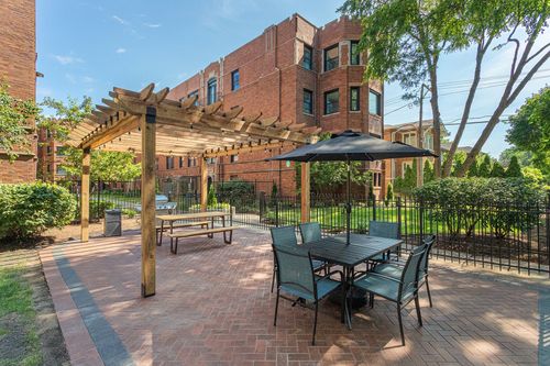 2n-1558 W Juneway Ter, Chicago, IL, 60626-1396 | Card Image