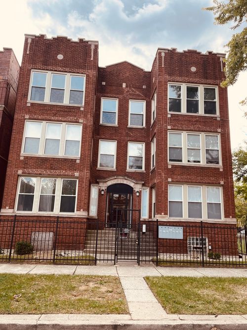 3e-1411 67th Pl, Chicago, IL, 60637-6271 | Card Image