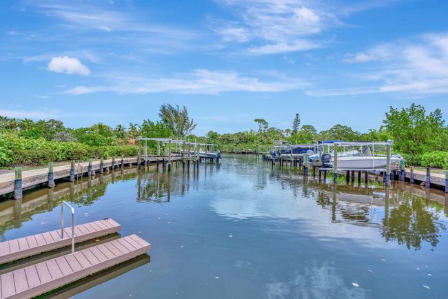 4662 Se Manatee Way, Condo with 3 bedrooms, 3 bathrooms and null parking in Stuart FL | Image 27