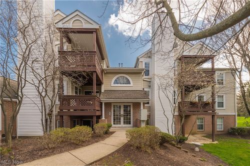 c3-23061 Brick Mill Run, Westlake, OH, 44145-1666 | Card Image