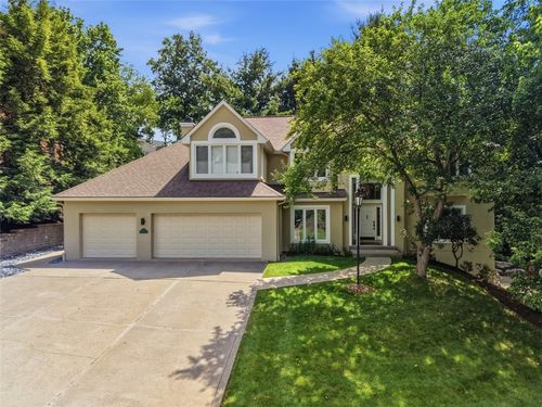 10489 Olde Villa Dr, Gibsonia, PA, 15044-7464 | Card Image