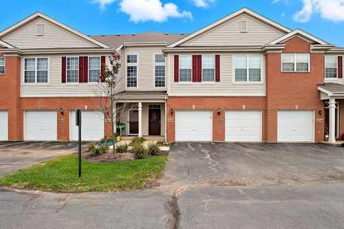 28c721-4221 Savoy Ln, McHenry, IL, 60050-8305 | Card Image