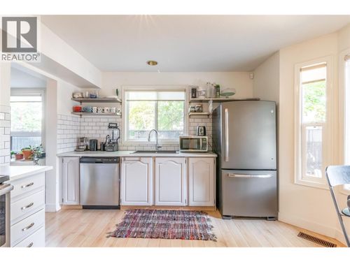 156-1995 Burtch Rd, Kelowna, BC, V1Y4B4 | Card Image